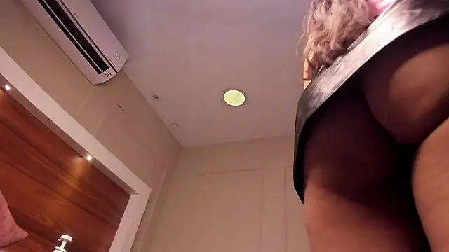 AriadnaHarper online show from 04-01-26, 01:41