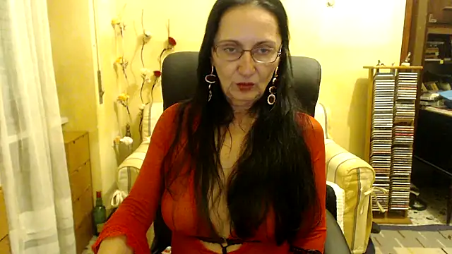 Snapshot of RobertaFox69 chatting on 12-05-25, 08:16 RobertaFox69 online show from 12-05-25, 08:16