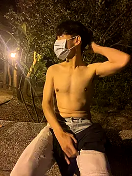 Snapshot of chipboo chatting on 09-14-25, 12:15 chipboo online show from 09-14-25, 12:15