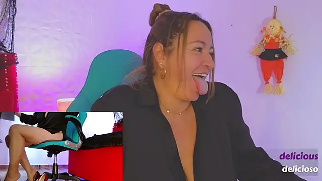 weet Evans    online show from 10-31-25, 11:11