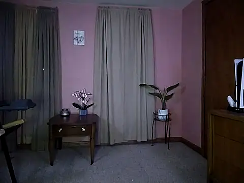 Snapshot of AlicePayne chatting on 03-17-25, 03:57 AlicePayne online show from 03-17-25, 03:57