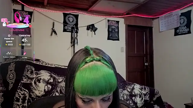 freyaa sorcerees online show from 02-12-26, 05:57