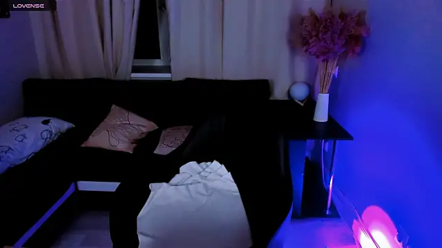 Snapshot of Melissa_Rood chatting on 03-07-25, 04:22 Melissa Rood online show from 03-07-25, 04:22