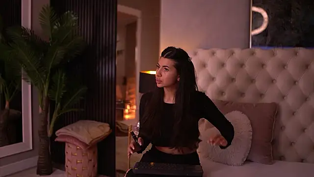 Snapshot of TanyaVonDe chatting on 03-14-26, 05:51 TanyaVonDe online show from 03-14-26, 05:51