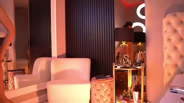 Snapshot of TanyaVonDe chatting on 04-08-26, 04:40 TanyaVonDe online show from 04-08-26, 04:40