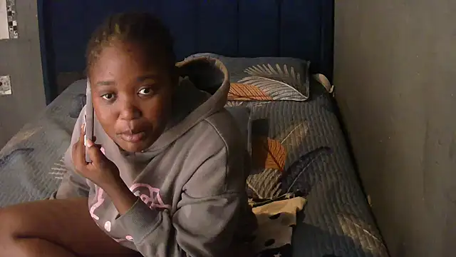 Snapshot of SexyShybarbie chatting on 11-28-25, 04:59 SexyShybarbie online show from 11-28-25, 04:59