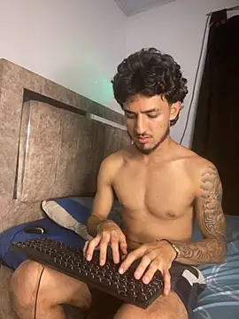 Snapshot of Zayn_kane chatting on 06-20-26, 03:31 Zayn kane online show from 06-20-26, 03:31