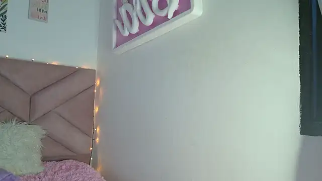 Snapshot of eva_sin18 chatting on 03-25-26, 11:22 eva sin18 online show from 03-25-26, 11:22