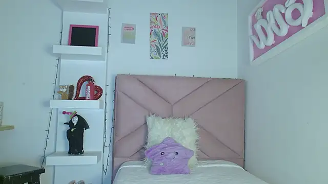 Snapshot of eva_sin18 chatting on 04-08-26, 12:10 eva sin18 online show from 04-08-26, 12:10