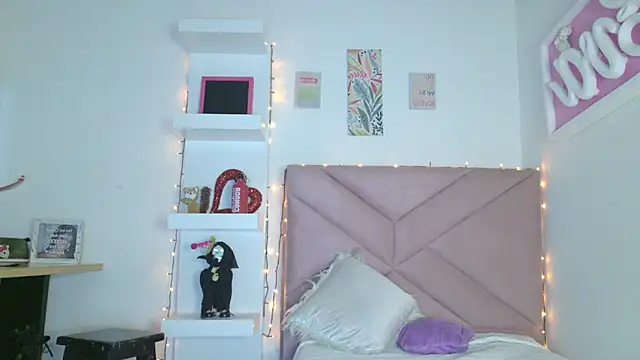 Snapshot of eva_sin18 chatting on 04-09-26, 06:19 eva sin18 online show from 04-09-26, 06:19