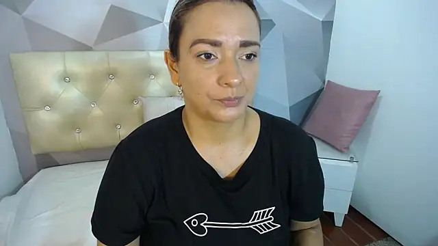 Milf-Prettyboobs online show from 10-27-25, 11:14