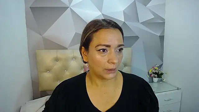 Milf-Prettyboobs online show from 11-10-25, 10:58