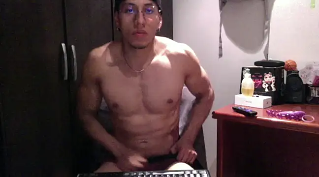 Snapshot of Thiago_Happy chatting on 03-09-25, 05:00 Thiago Happy online show from 03-09-25, 05:00