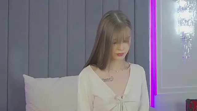 BellaSecrett online show from 03-18-25, 06:15