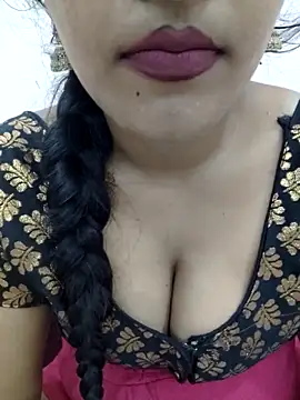 Snapshot of priya_00143 chatting on 11-02-25, 05:43 priya 00143 online show from 11-02-25, 05:43
