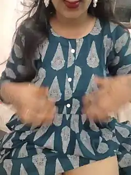 Snapshot of priya_00143 chatting on 06-20-26, 06:11 priya 00143 online show from 06-20-26, 06:11