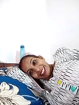 Snapshot of Hotty-Nidhi chatting on 03-18-25, 10:46 Hotty-Nidhi online show from 03-18-25, 10:46