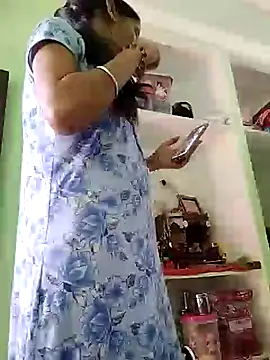 Snapshot of Hotty-Nidhi chatting on 03-19-25, 06:24 Hotty-Nidhi online show from 03-19-25, 06:24