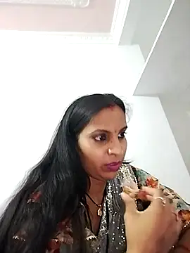 Snapshot of Hotty-Nidhi chatting on 03-19-25, 12:34 Hotty-Nidhi online show from 03-19-25, 12:34