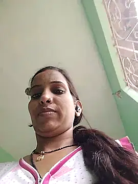 Snapshot of Hotty-Nidhi chatting on 03-20-25, 06:08 Hotty-Nidhi online show from 03-20-25, 06:08