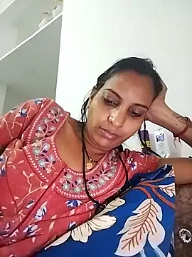 Snapshot of Hotty-Nidhi chatting on 03-23-25, 06:05 Hotty-Nidhi online show from 03-23-25, 06:05