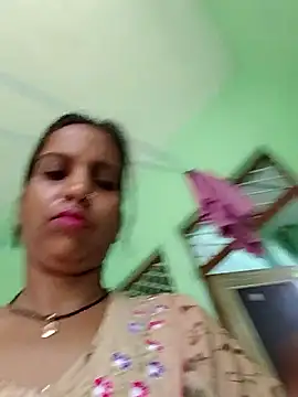 Snapshot of Hotty-Nidhi chatting on 09-09-25, 03:50 Hotty-Nidhi online show from 09-09-25, 03:50