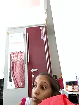 Snapshot of Hotty-Nidhi chatting on 09-10-25, 04:01 Hotty-Nidhi online show from 09-10-25, 04:01