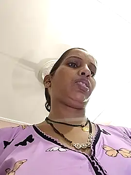 Snapshot of Hotty-Nidhi chatting on 10-03-25, 05:32 Hotty-Nidhi online show from 10-03-25, 05:32