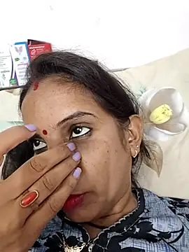 Snapshot of Hotty-Nidhi chatting on 10-08-25, 03:09 Hotty-Nidhi online show from 10-08-25, 03:09