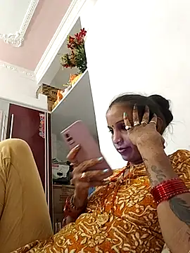 Snapshot of Hotty-Nidhi chatting on 10-14-25, 03:57 Hotty-Nidhi online show from 10-14-25, 03:57