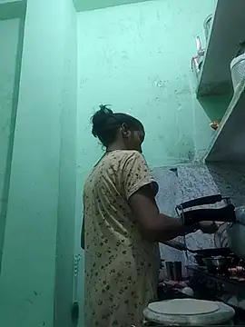 Snapshot of Hotty-Nidhi chatting on 10-15-25, 05:24 Hotty-Nidhi online show from 10-15-25, 05:24