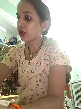 Hotty-Nidhi online show from 10-31-25, 05:03