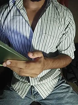 Snapshot of HARSHHU01 chatting on 07-12-26, 09:00 HARSHHU01 online show from 07-12-26, 09:00