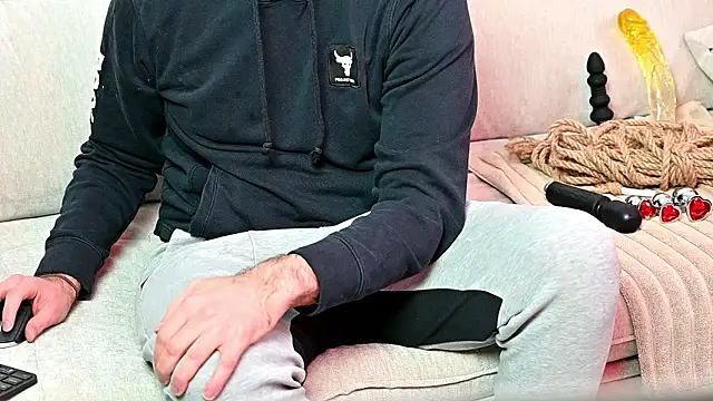 Snapshot of mageneslive chatting on 01-10-26, 02:30 mageneslive online show from 01-10-26, 02:30