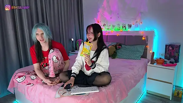 Snapshot of h3ntai_baby chatting on 10-29-25, 03:58 h3ntai baby online show from 10-29-25, 03:58