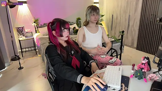 Snapshot of h3ntai_baby chatting on 07-12-26, 03:03 h3ntai baby online show from 07-12-26, 03:03