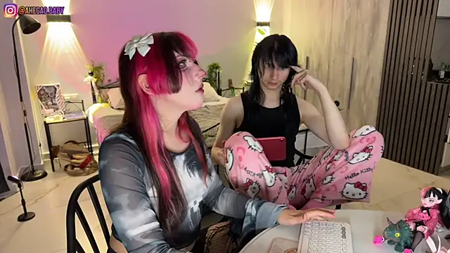 Snapshot of h3ntai_baby chatting on 07-15-26, 06:24 h3ntai baby online show from 07-15-26, 06:24