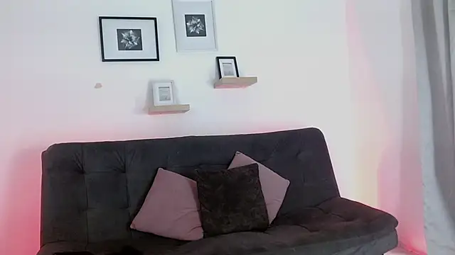 Snapshot of julian_vogue chatting on 03-21-25, 06:29 julian vogue online show from 03-21-25, 06:29