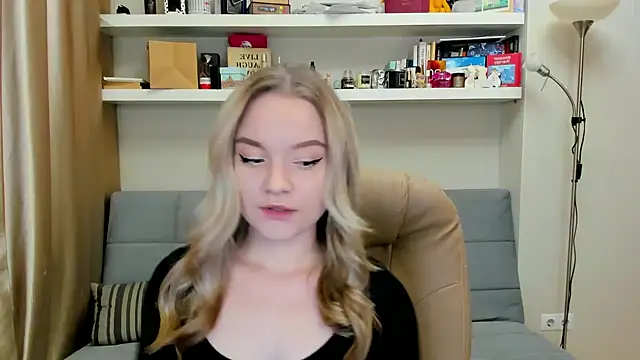 Kara Smith  online show from 12-15-24, 10:04