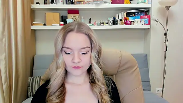 Kara Smith  online show from 01-12-25, 10:22