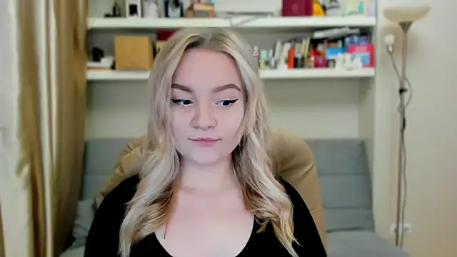 Kara Smith  online show from 10-08-25, 11:13