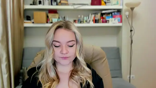 Kara Smith  online show from 10-23-25, 10:52