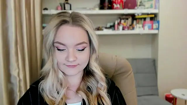 Kara Smith  online show from 03-06-26, 11:01