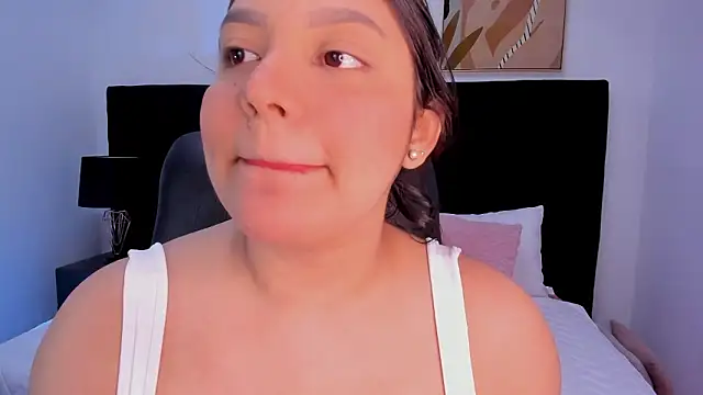 Snapshot of dullce77 chatting on 02-23-26, 07:33 dullce77 online show from 02-23-26, 07:33