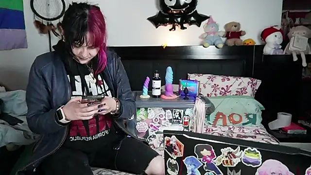 Snapshot of Devil_And_Princess chatting on 02-03-26, 01:26 Devil And Princess online show from 02-03-26, 01:26