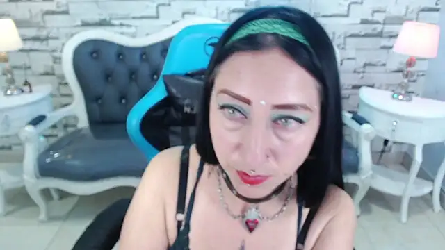 Snapshot of valeria_a1 chatting on 03-18-25, 04:04 valeria a1 online show from 03-18-25, 04:04