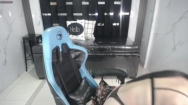 Snapshot of valeria_a1 chatting on 10-27-25, 02:48 valeria a1 online show from 10-27-25, 02:48