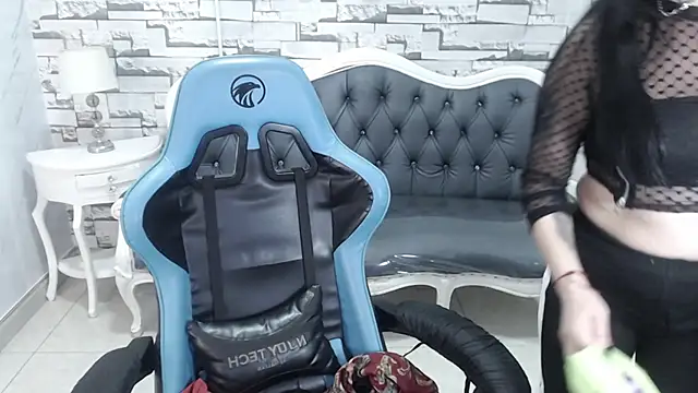 Snapshot of valeria_a1 chatting on 11-18-25, 02:28 valeria a1 online show from 11-18-25, 02:28