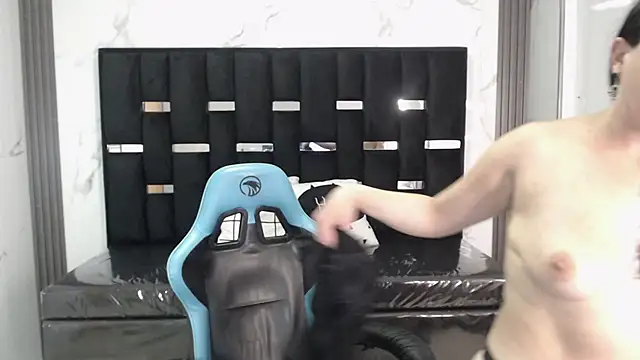 Snapshot of valeria_a1 chatting on 02-26-26, 02:43 valeria a1 online show from 02-26-26, 02:43