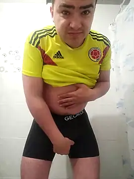 Snapshot of Andy-rtg chatting on 10-08-25, 05:49 Andy-rtg online show from 10-08-25, 05:49